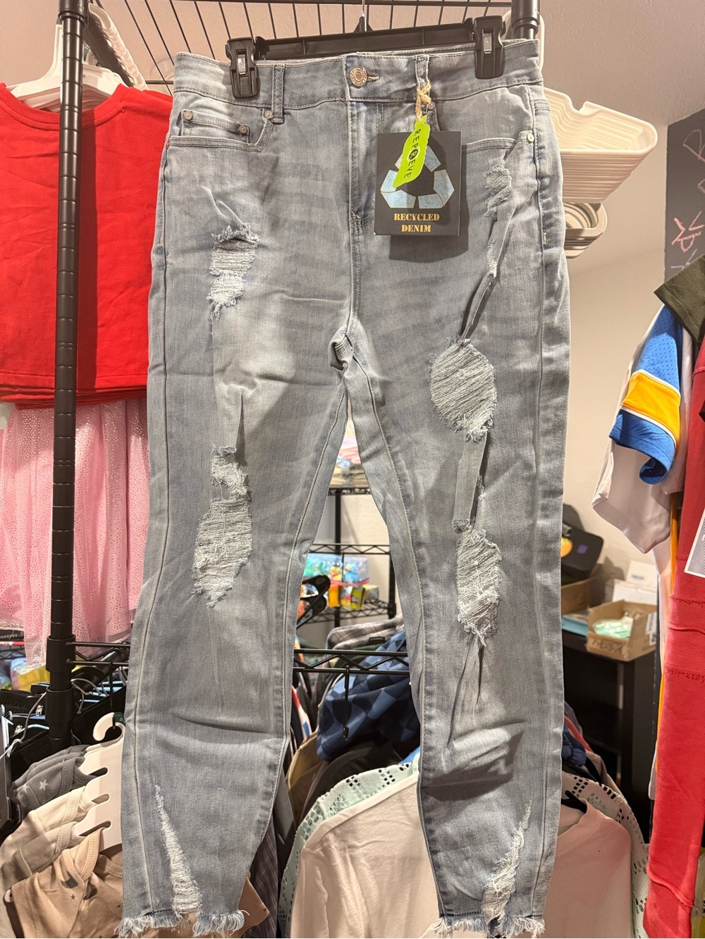 D003 - Indigo Rein High Rise Distressed Crop Jeans Light Wash Size 11 NWT